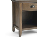 Table de chevet en bois massif